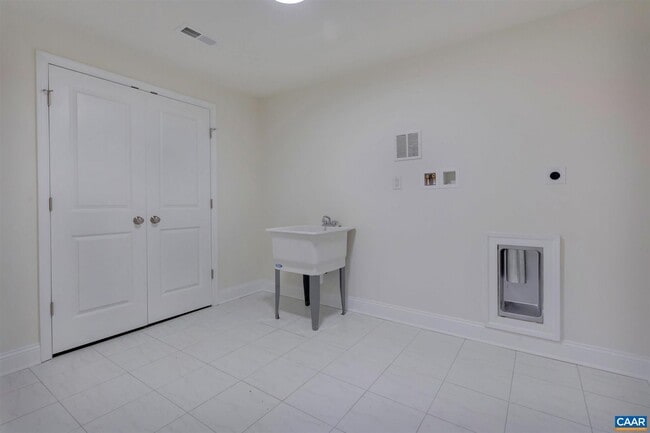 Building Photo - 312 Jonquil Rd