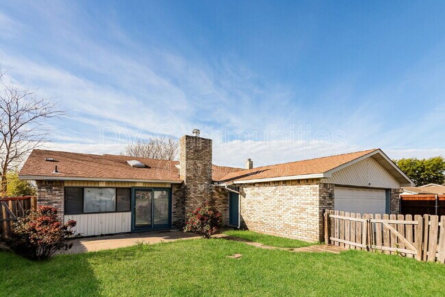 Building Photo - 409 Hardwood Trail