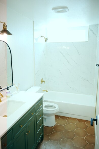 Building Photo - 7330 Amanda Ct