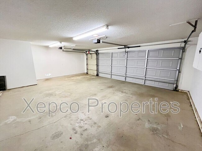 Building Photo - 76675 Sandpiper Dr