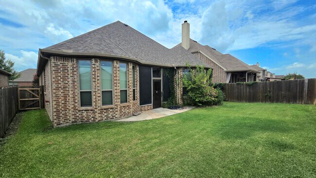 Building Photo - 2206 Hartley Dr