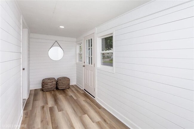 Building Photo - 1215 Clark St