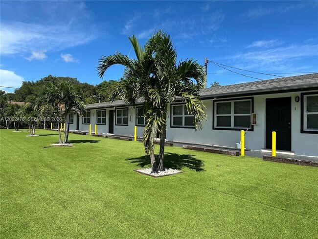 Building Photo - 2321 Madison St