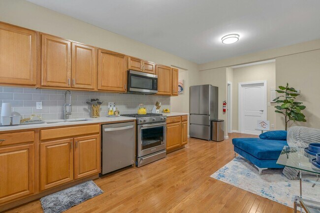 Building Photo - 255 Lafayette Pl