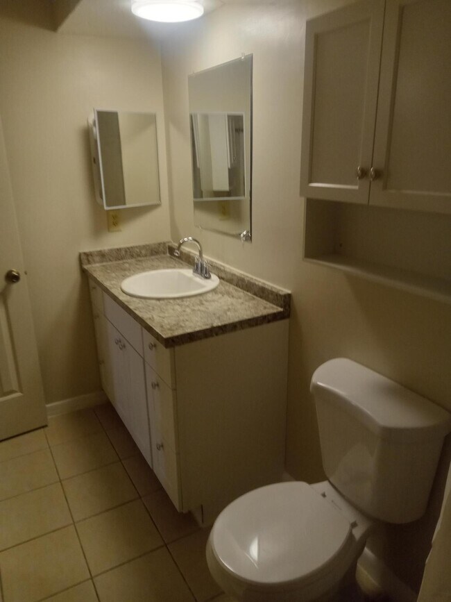 Building Photo - 2810 Stoneway Ln