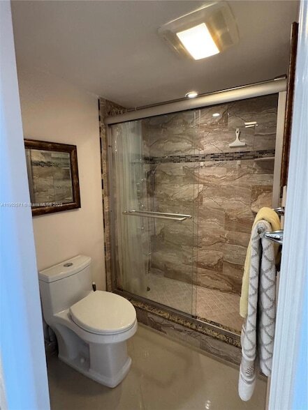 Building Photo - 3095 N Course Dr