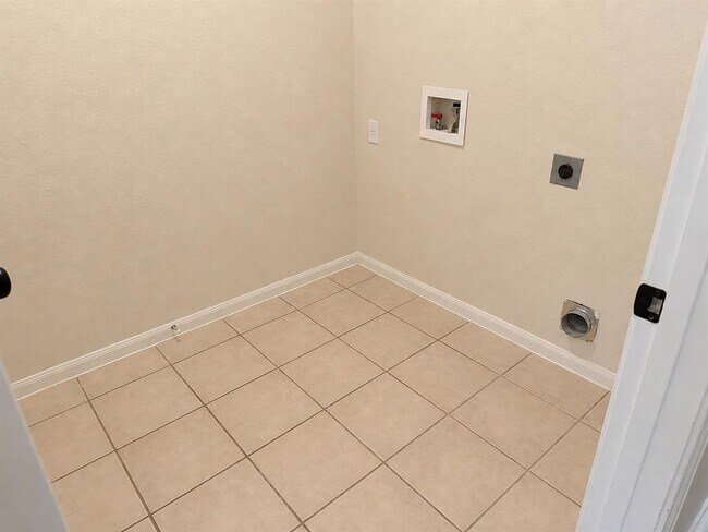 Building Photo - 2206 Bakers Way