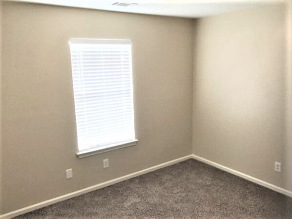 Building Photo - 25 Willow Lakes Dr