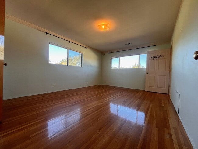 Building Photo - Spectacular Retro Home in a Rural Setting with Views and Space