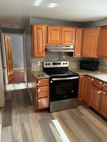 Building Photo - 4 Gladeside Ter