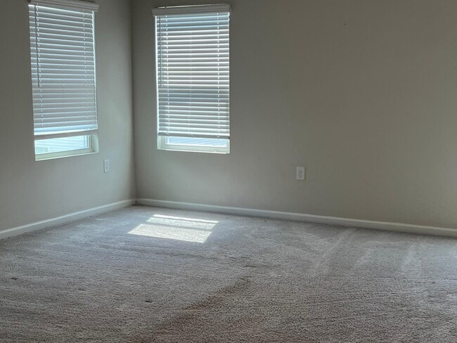 Building Photo - 128 Boone Lake Way