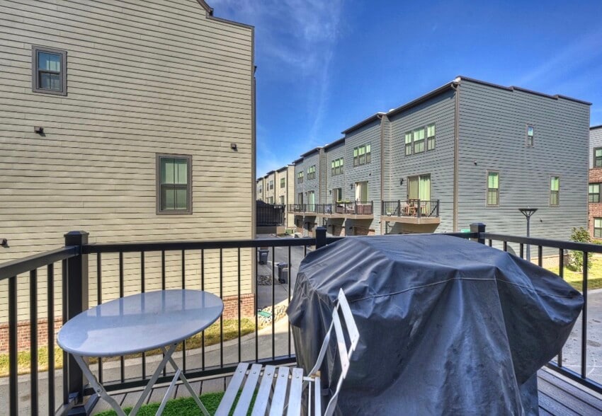 Building Photo - 4732 Chastain Ave