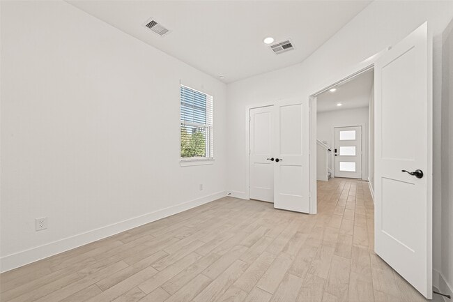 Building Photo - 15126 Dry Crk Jct Pl