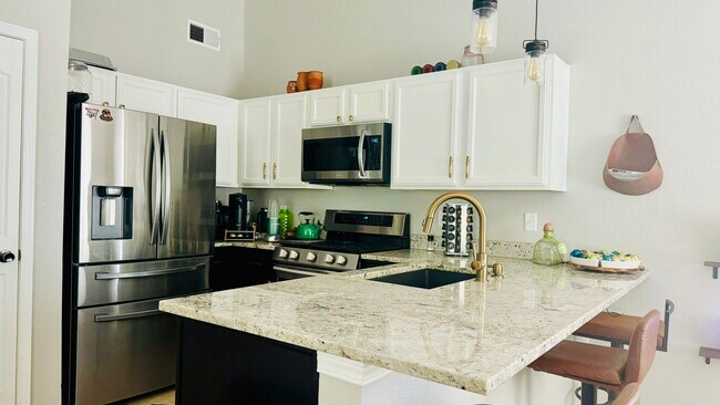 Building Photo - 10548 Canyon Sage Dr