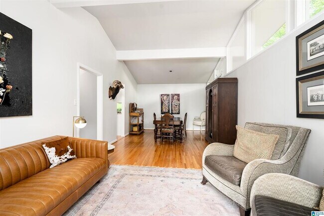 Building Photo - Mountain Brook 5 Bedroom, 3 Bath with Finished Lower Level