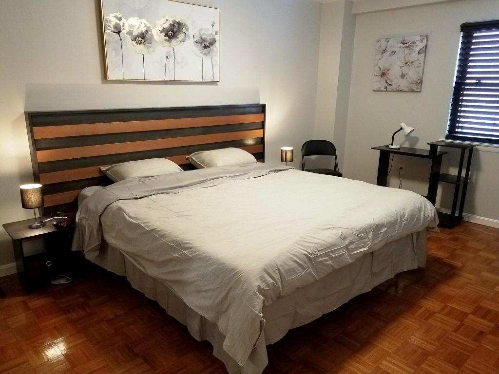 In both bedrooms, you can have 1 king/queen, or 2 twin XL beds. - 516 S 12th St