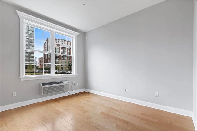 Building Photo - 100 Tidewater St