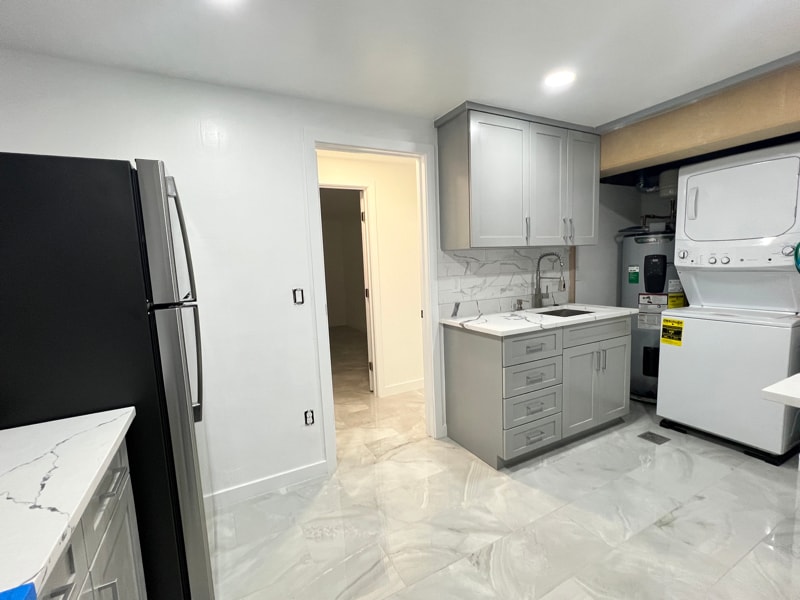 Building Photo - 706 S Greenthorn Ave