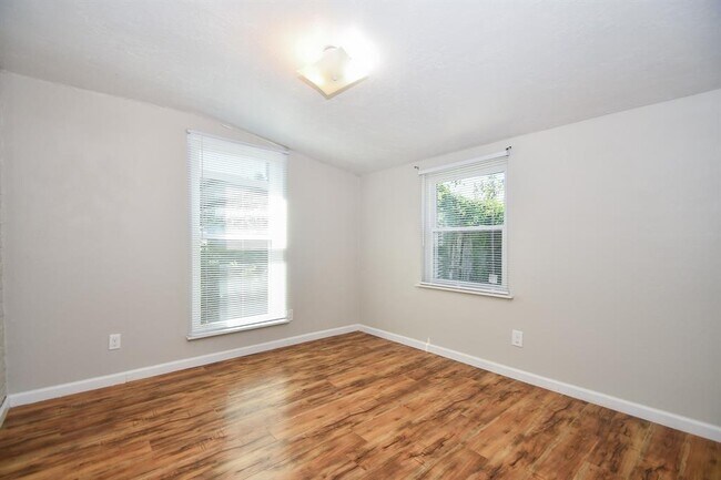 Building Photo - 15063 Woodforest Blvd