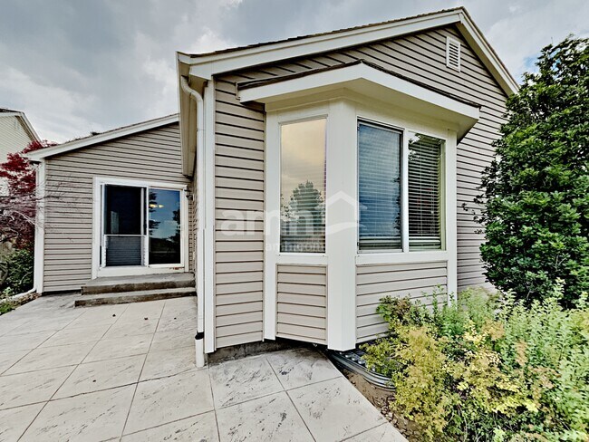 Building Photo - 394 Tumbleweed Dr