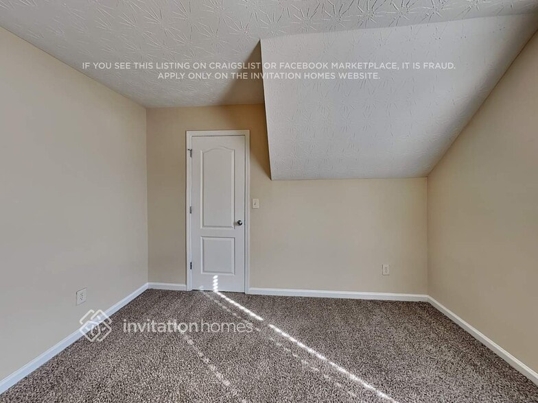 Building Photo - 4444 Grove Lake St SW