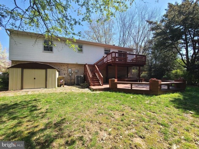 Building Photo - 8812 Danewood Dr