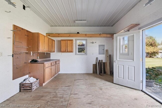 Building Photo - 245 Lynbrook Dr