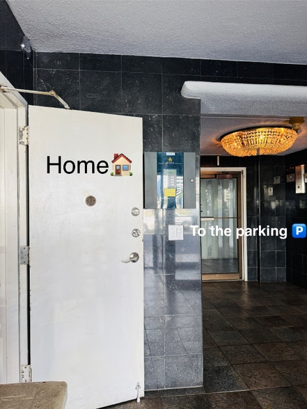 Building Photo - 2015 Ala Wai Blvd