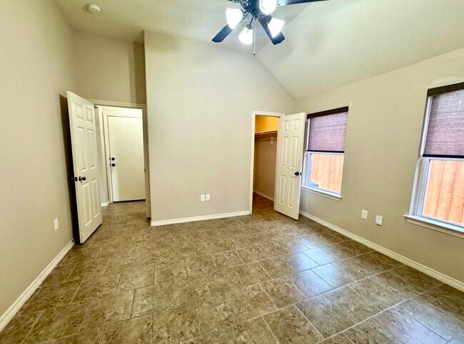 Building Photo - 114 Shayan Ct