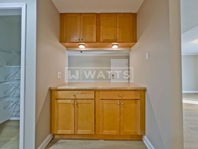 Building Photo - 1202 Woodland Vlg