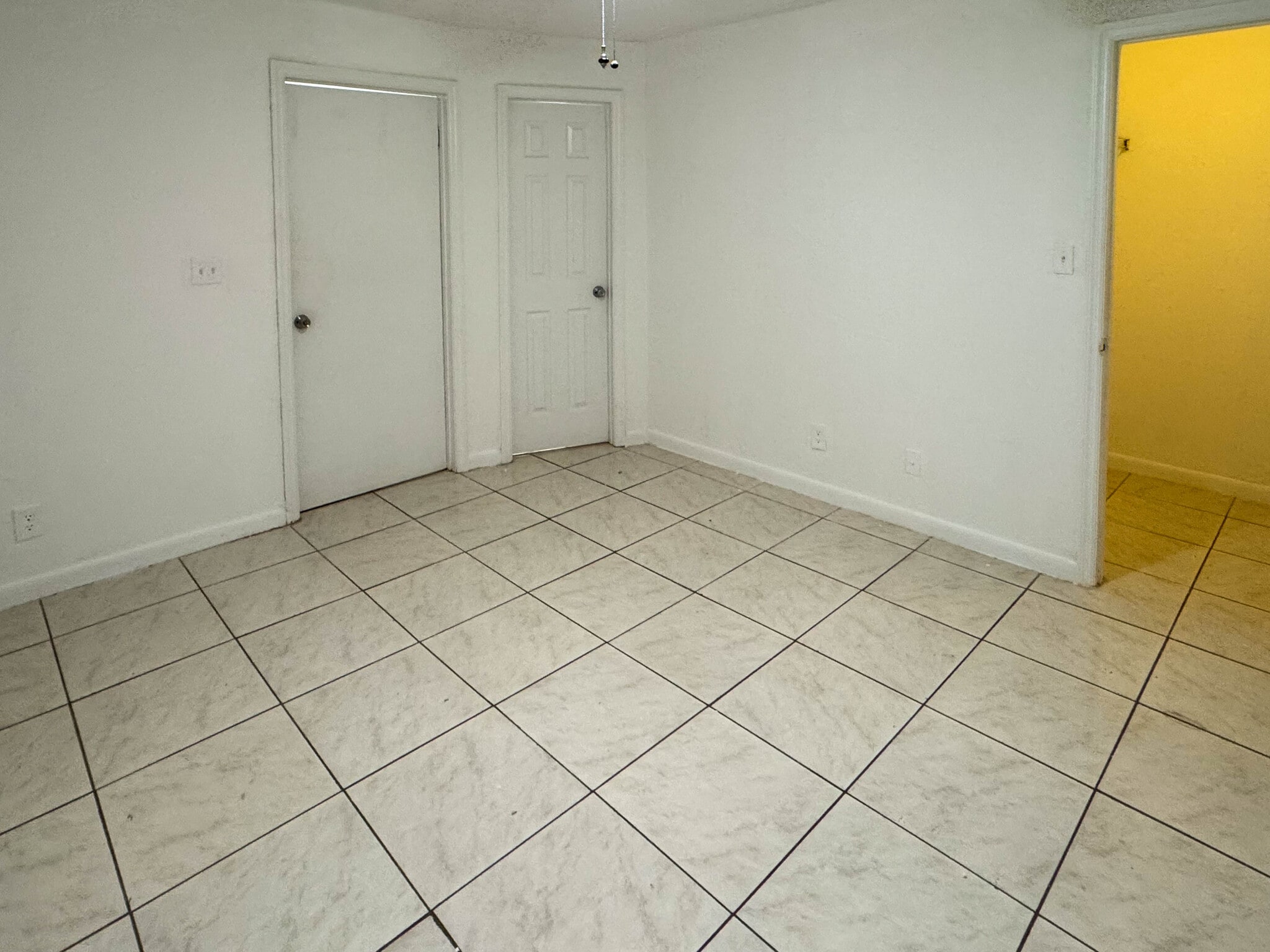 Building Photo - 2866 S University Dr