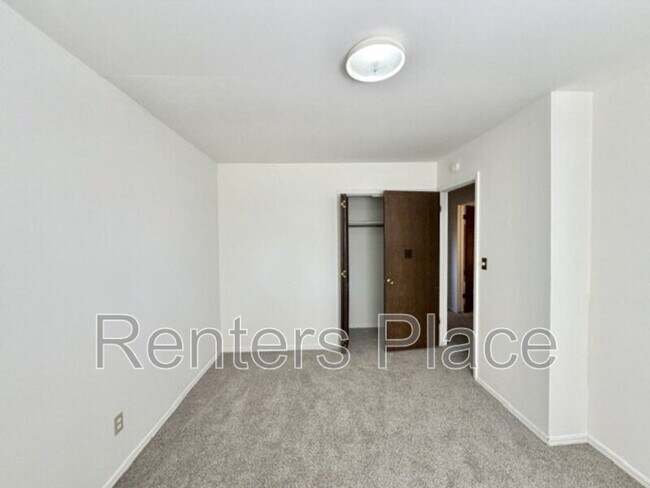 Building Photo - 6912 E 46th Pl