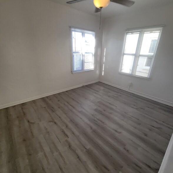 Building Photo - 1509 12th Ave