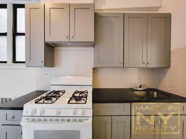 Building Photo - 0 bedroom in REGO PARK NY 11374