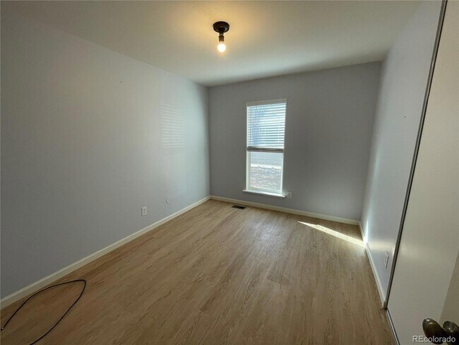 Building Photo - 2318 Lincoln St