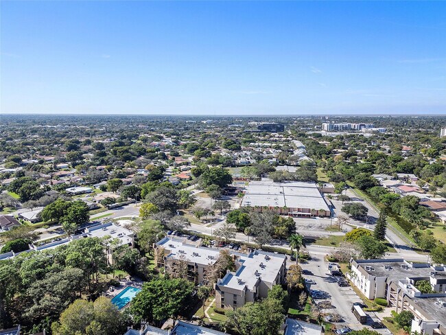 Building Photo - 8437 Forest Hills Dr