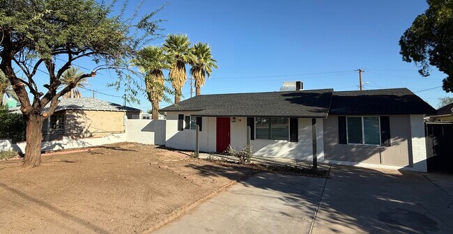 Primary Photo - 738 E Roeser Rd