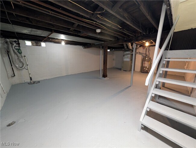Building Photo - 430 Alexander St