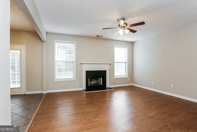 Building Photo - 1015 Maple Leaf Dr