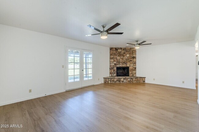 Building Photo - 834 N Constellation Way