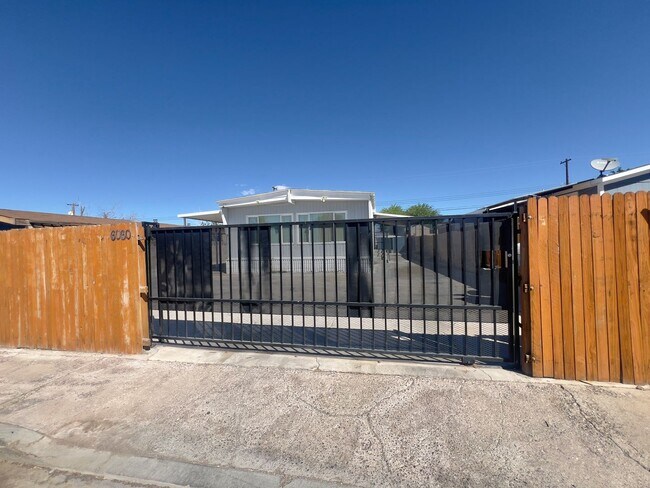 Building Photo - 6060 Yellowstone Ave