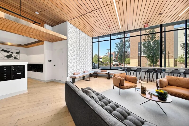 Building Photo - 2131 N Elston Ave