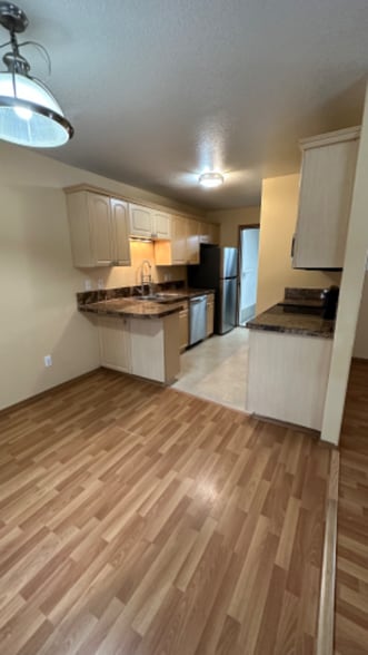 Building Photo - 8421 NE 36th St