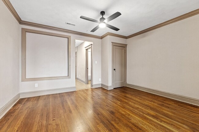 Building Photo - 3801-3803 S. Kingshighway/4900-4904 Mardel