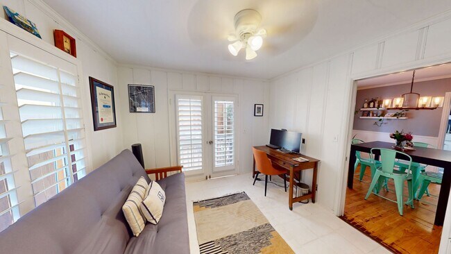 Building Photo - 2/1 +Bonus Room & Garage North Park Charmer!