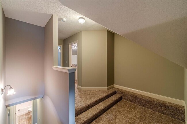 Building Photo - 511 Lena Dr