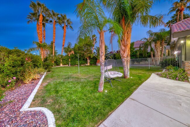 Building Photo - Stunning Green Valley, Guard Gated Community, Pool Home!