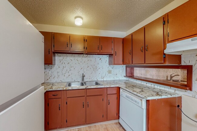 Building Photo - NE 1248/sf 3/BD 2/BA 1/CG