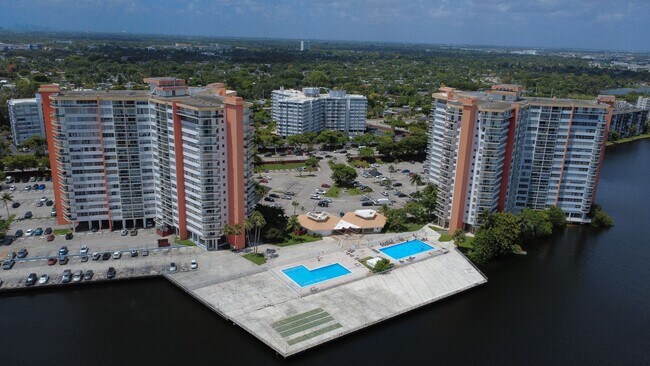 Primary Photo - Spacious One Bedroom Two Bath Condo with P...