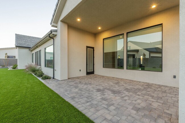 Building Photo - Gorgeous single story with RV Garage in Majestic Fields